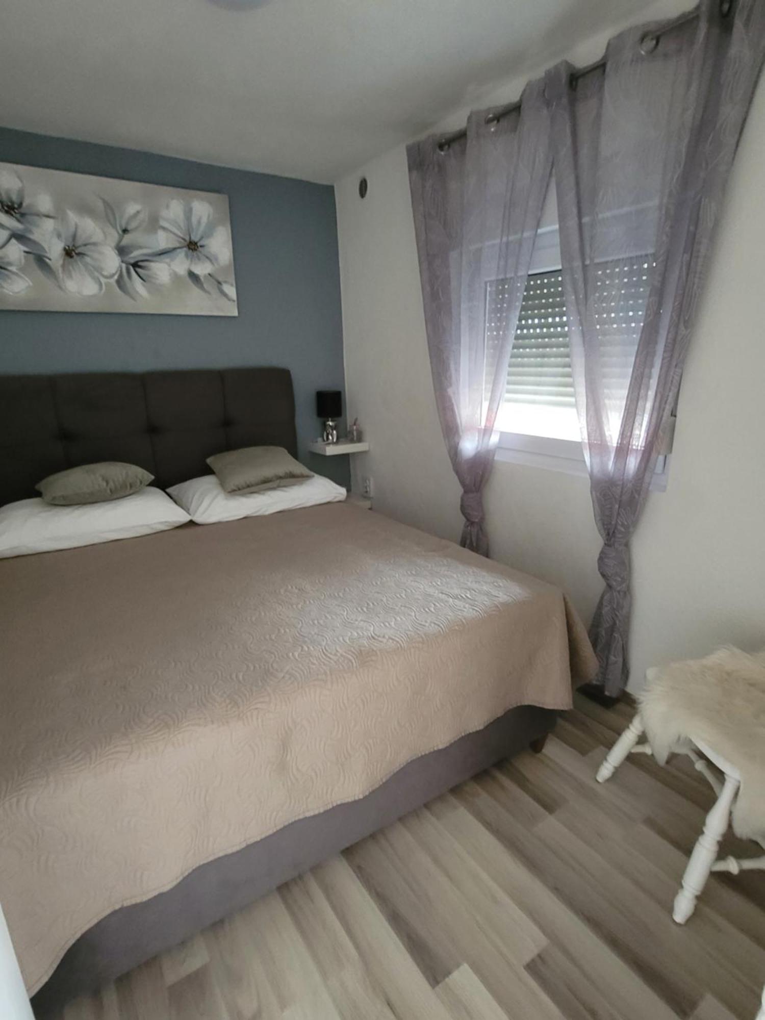 Apartments Lanterna Ražanac Εξωτερικό φωτογραφία